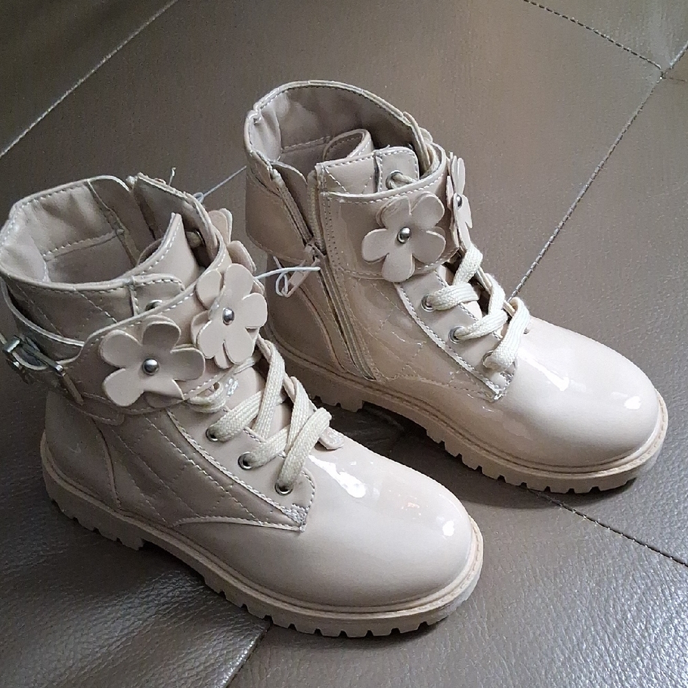Jessica Simpson Cream Floral Kids Boots